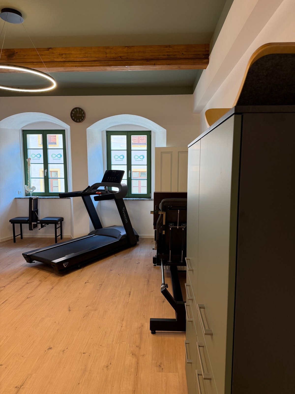 Fitnessraum der Praxis Freiberg, weitere Ansicht