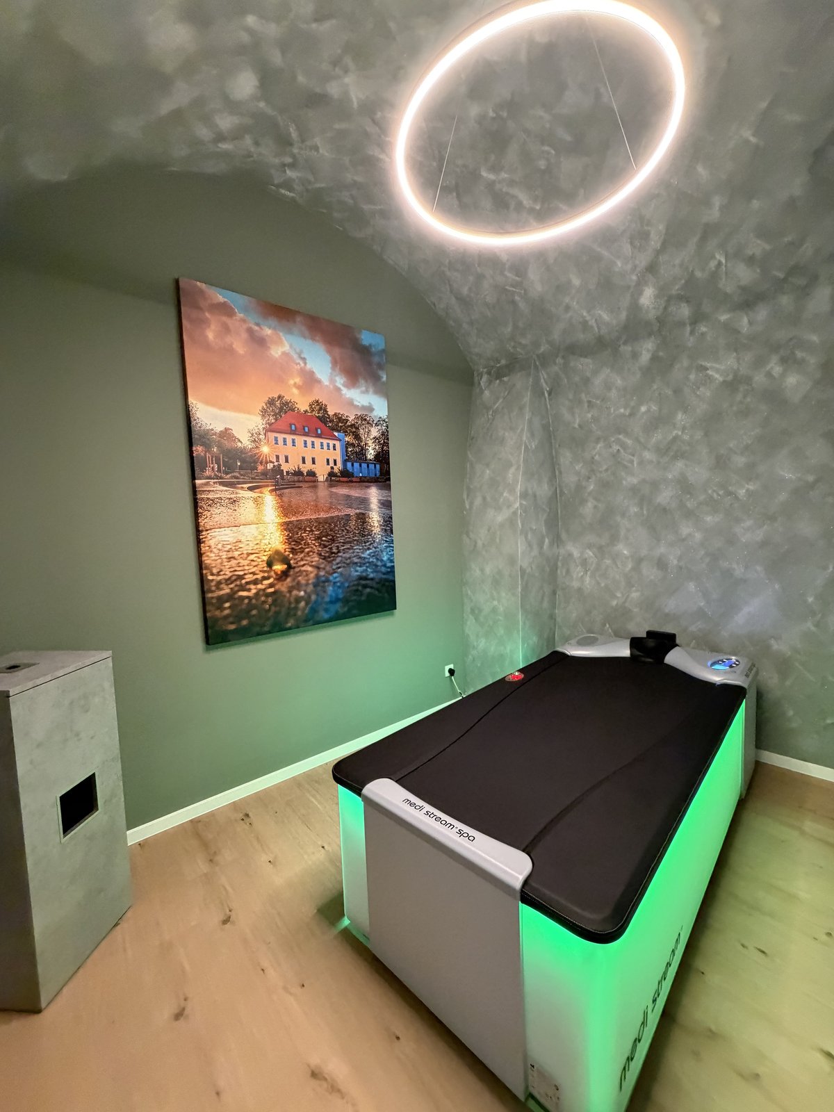medi stream® Wasserdruckmassage in der Praxis Freiberg